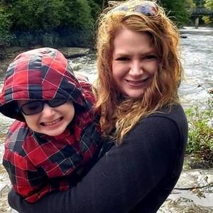 Meet your Posher, Lacey